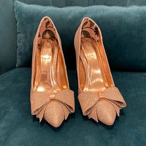 Ted Baker rose gold glitter bow high heel pumps size 37.5 US size 7.5